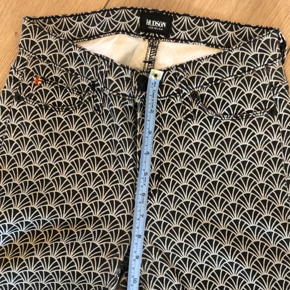 Hudson Nico Super Skinny Midrise Jean in color Diamond. Size 26 - Picture 4 of 10